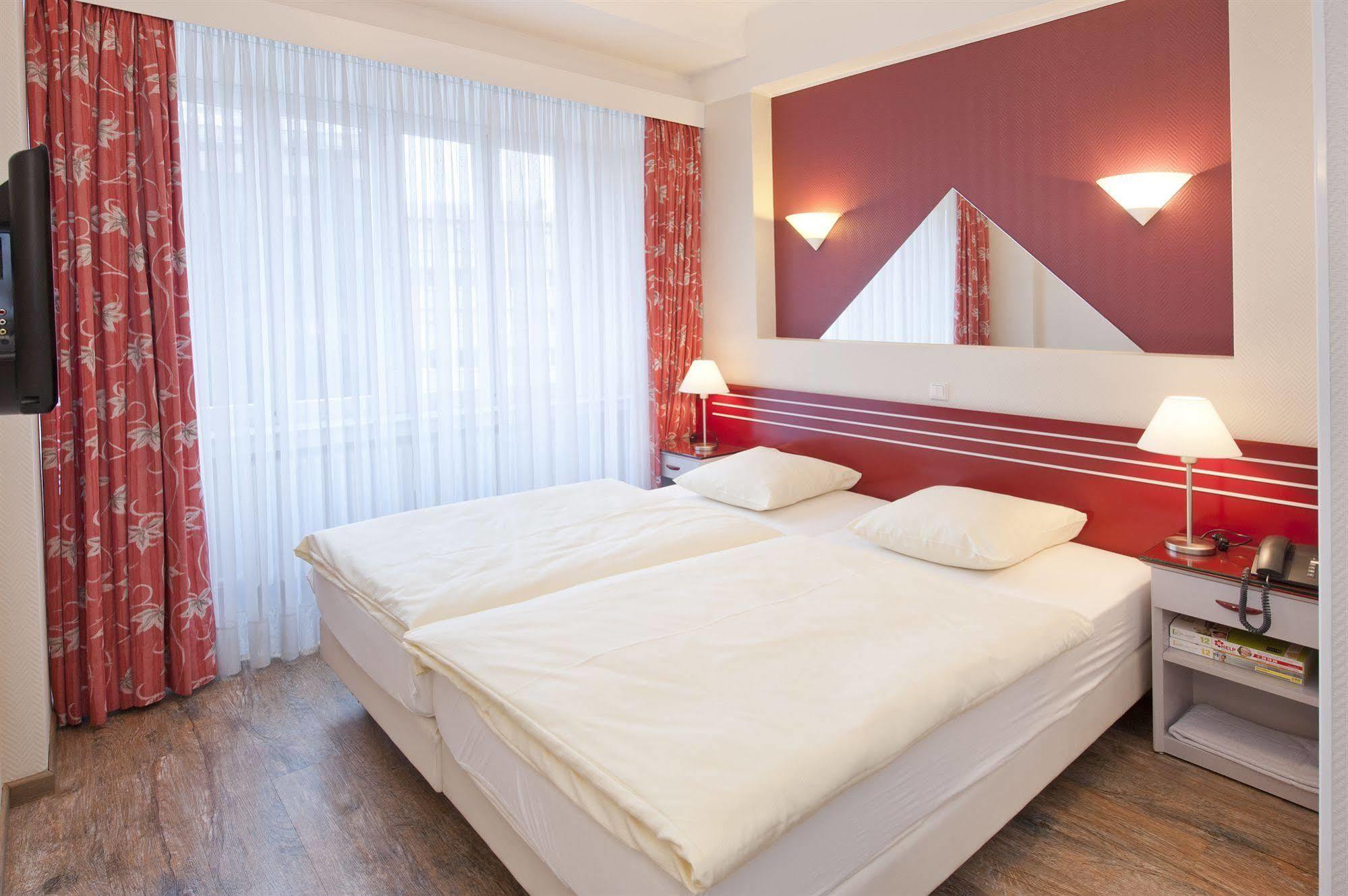 City Hotel Люксембург Екстериор снимка